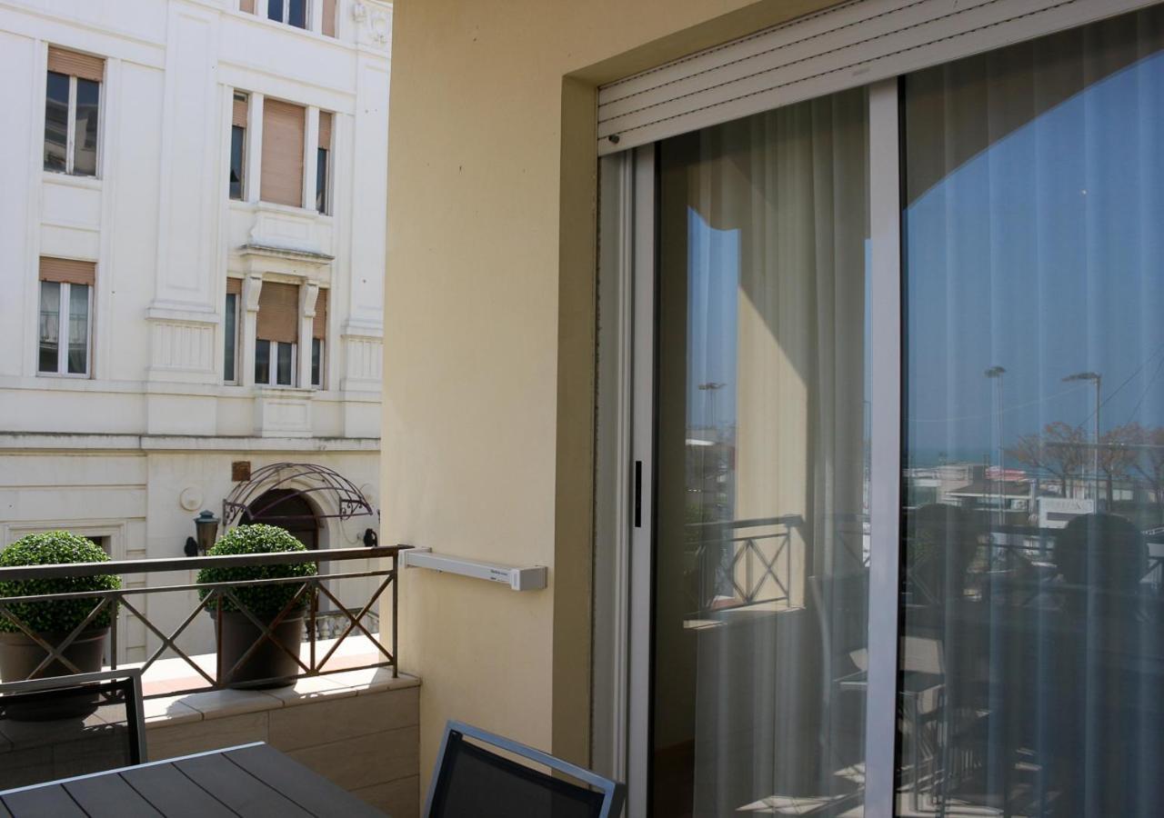 Bmp Apartment Atmosphere 2 Centrale, Vista Mare, Parcheggio Riccione Exteriör bild